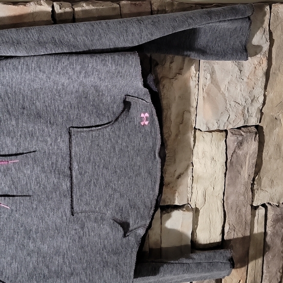 Under Armour size large gray and pink semi-fitted hooded long sleeve sweatshirt - Picture 7 of 11
